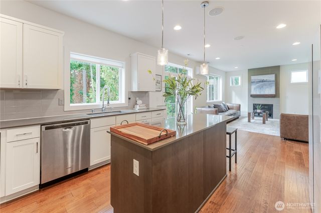 825 206th Avenue NE, Sammamish, WA 98074