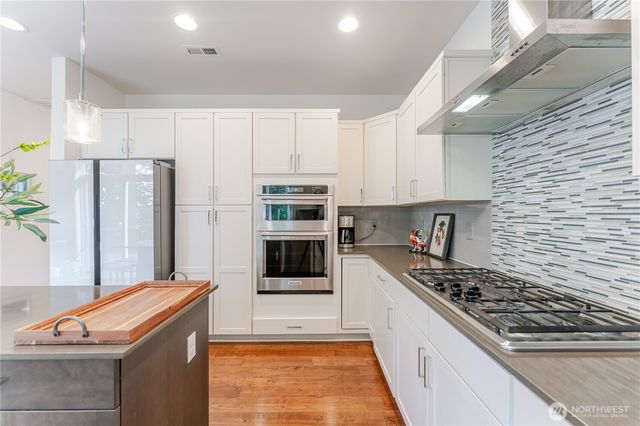 825 206th Avenue NE, Sammamish, WA 98074