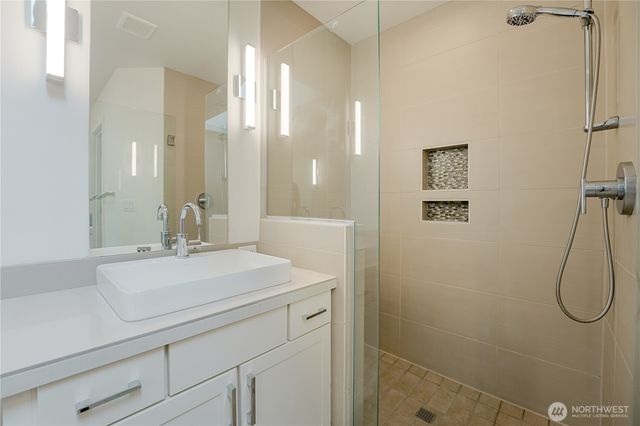 825 206th Avenue NE, Sammamish, WA 98074