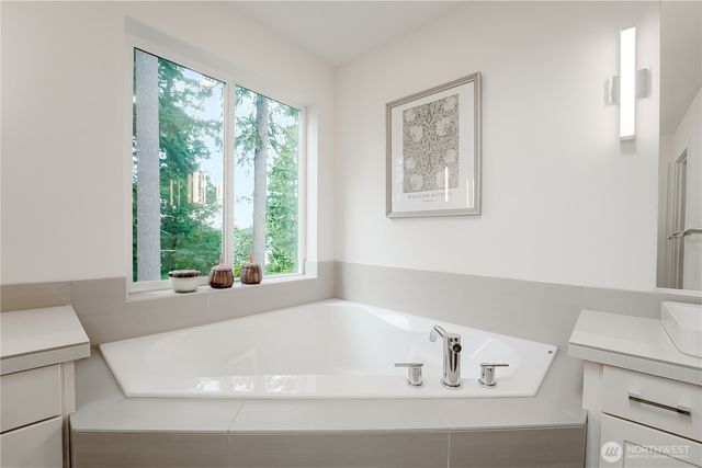 825 206th Avenue NE, Sammamish, WA 98074