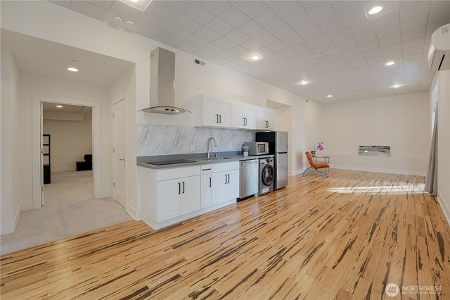 825 206th Avenue NE, Sammamish, WA 98074