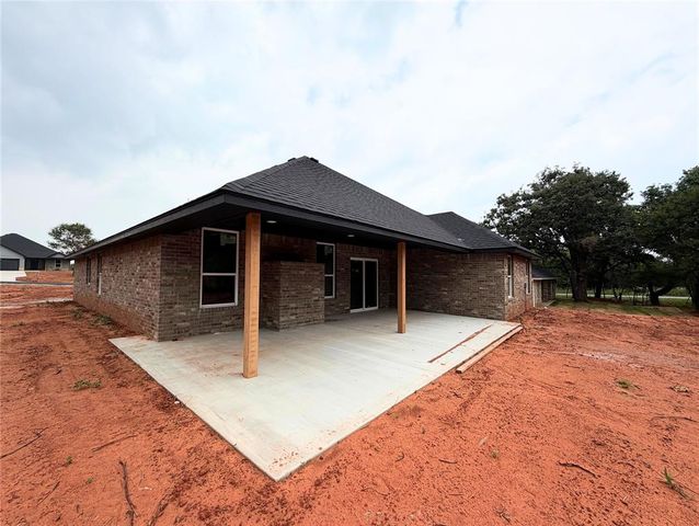 2205 Winter Ridge Road, Blanchard, OK 73010