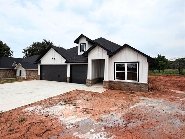 2205 Winter Ridge Road, Blanchard, OK 73010