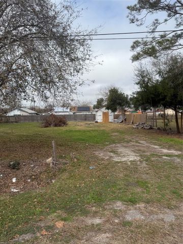 914 Chestnut Street, La Marque, TX 77568