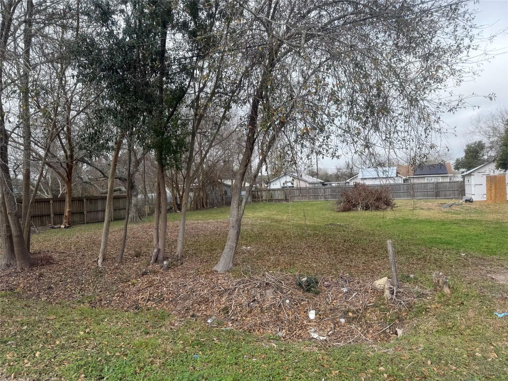 914 Chestnut Street, La Marque, TX 77568