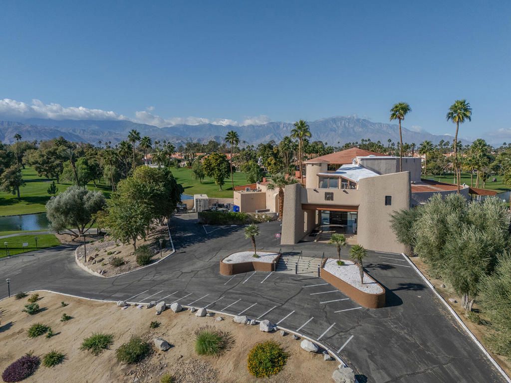Image 59 of property listing at 39390 Tandika Trail S, Palm Desert, CA 92211