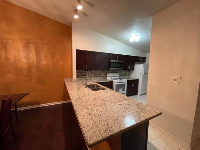 1751 Ranchview Drive, Naperville, IL 60565