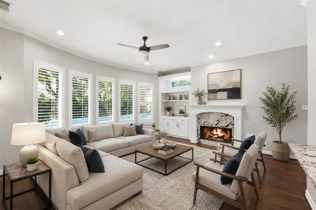 26 Pleasure Cove Drive, Spring, TX 77381