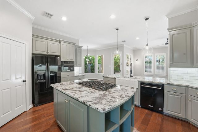26 Pleasure Cove Drive, Spring, TX 77381