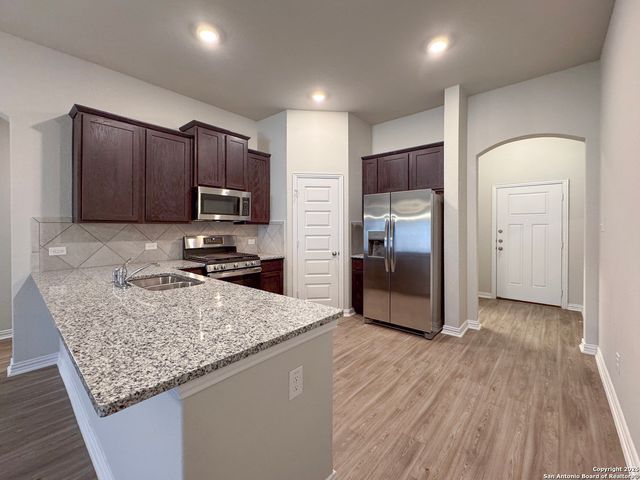 9306 Frio Lndg Unit 2, Converse, TX 78109