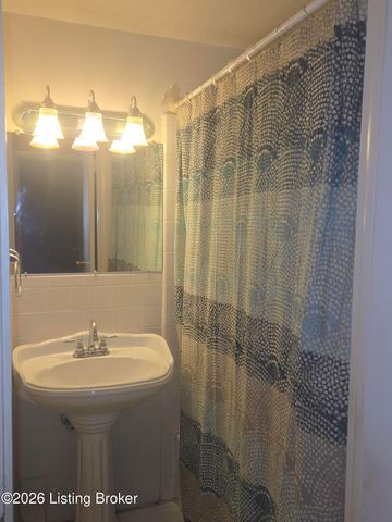 5118 Rosette Blvd, Louisville, KY 40218