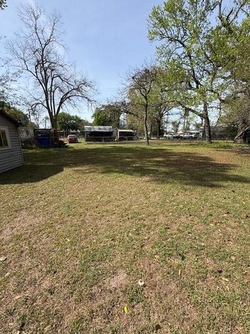 411 Sherwood Street E, Cleveland, TX 77327