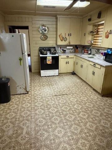 411 Sherwood Street E, Cleveland, TX 77327