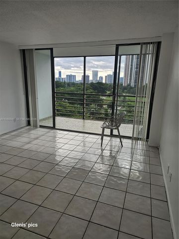 20500 W Country Club Dr 716, Aventura, FL 33180