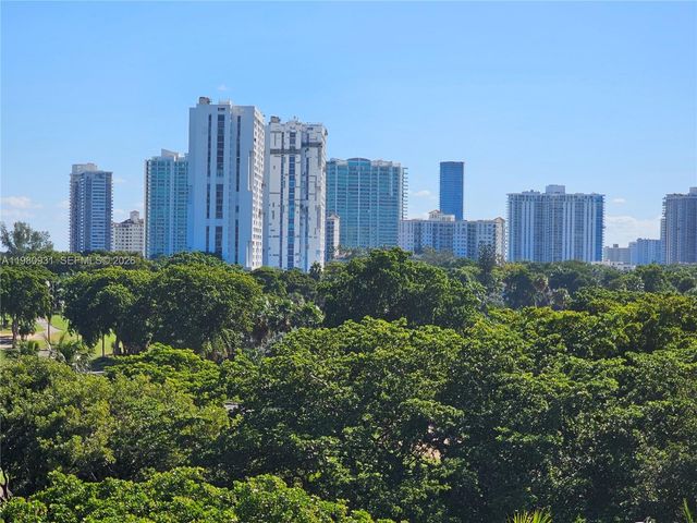 20500 W Country Club Dr 716, Aventura, FL 33180