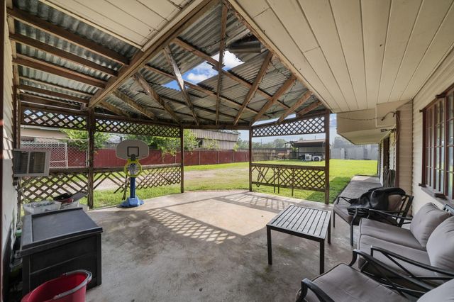 2618 Violet Street, Pasadena, TX 77503