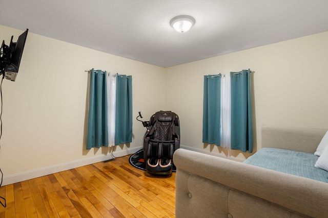 61 E Brimfield Rd, Holland, MA 01521