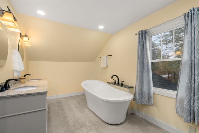 61 E Brimfield Rd, Holland, MA 01521