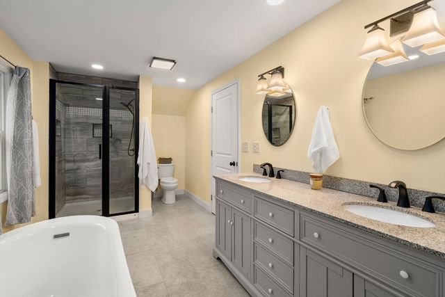 61 E Brimfield Rd, Holland, MA 01521