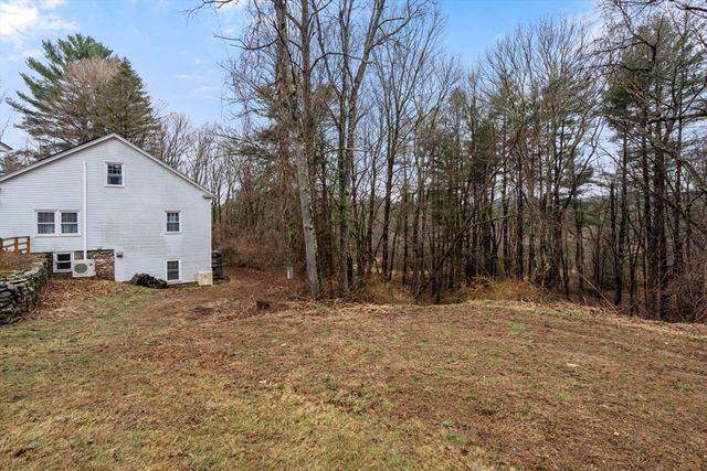 61 E Brimfield Rd, Holland, MA 01521