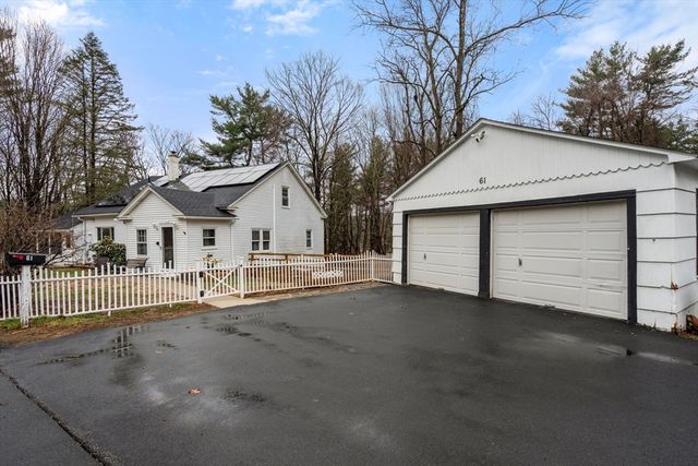 61 E Brimfield Rd, Holland, MA 01521