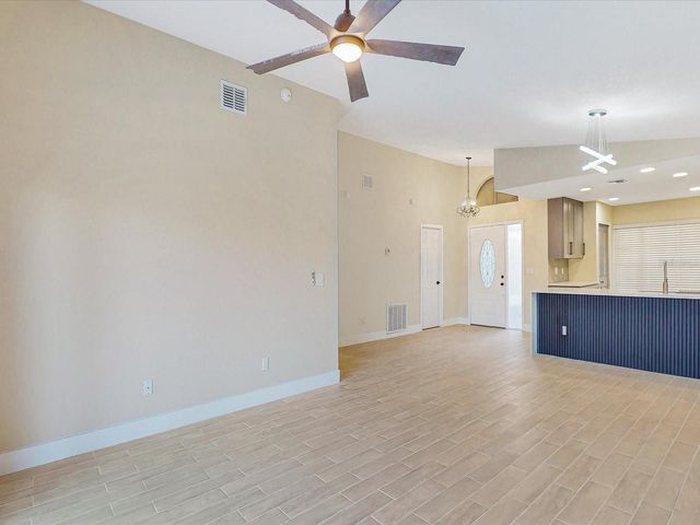 210 CORAL REEF CIRCLE, Kissimmee, FL 34743