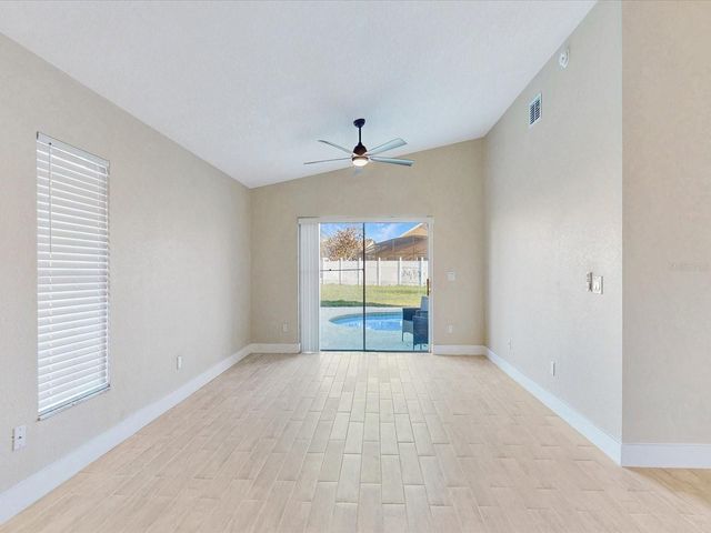 210 CORAL REEF CIRCLE, Kissimmee, FL 34743