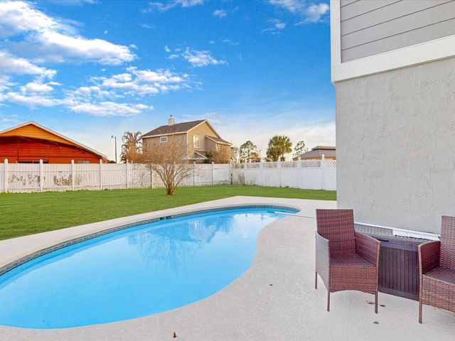 210 CORAL REEF CIRCLE, Kissimmee, FL 34743