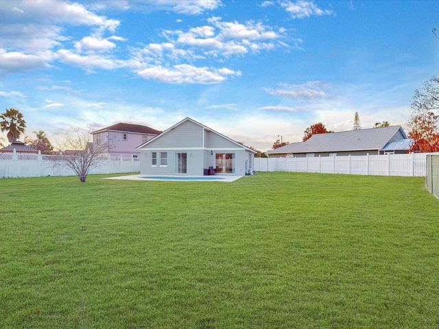 210 CORAL REEF CIRCLE, Kissimmee, FL 34743