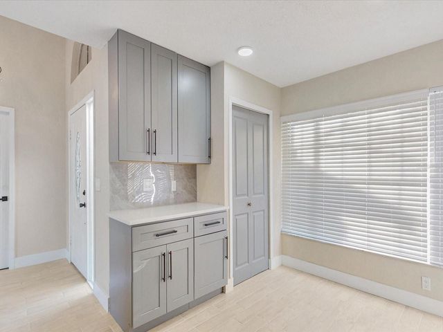 210 CORAL REEF CIRCLE, Kissimmee, FL 34743