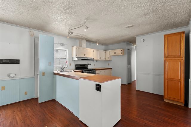 152 Coats Grove Road, Hastings, MI 49058