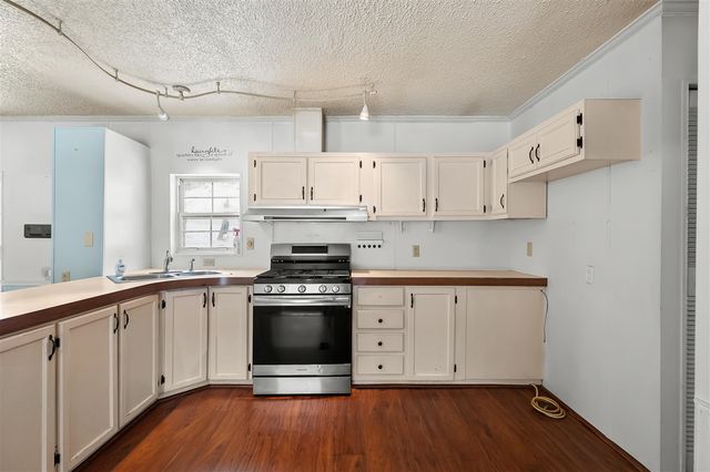 152 Coats Grove Road, Hastings, MI 49058