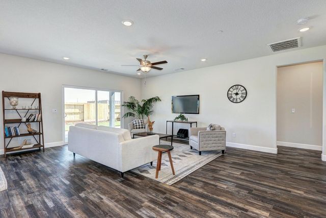 920 Norman Rd, Galt, CA 95632