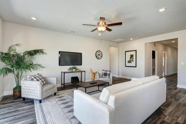 920 Norman Rd, Galt, CA 95632