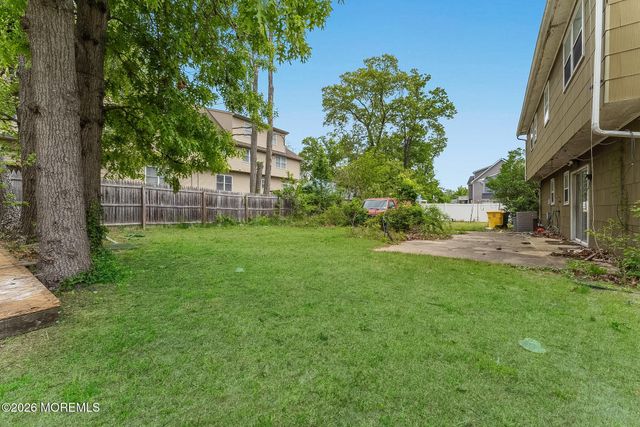 13 Buttell Avenue, Lakewood, NJ 08701