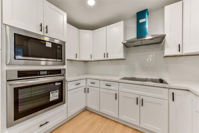 5946 Valkeith Drive, Houston, TX 77096