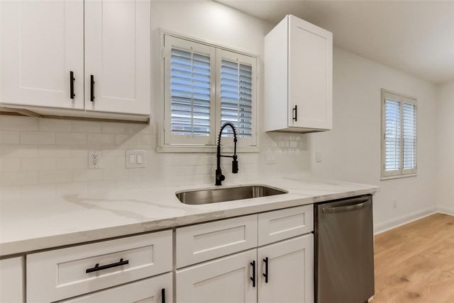 5946 Valkeith Drive, Houston, TX 77096