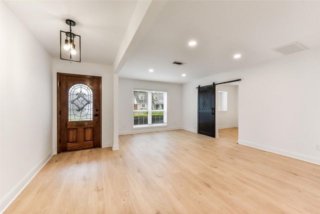 5946 Valkeith Drive, Houston, TX 77096