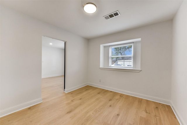 5946 Valkeith Drive, Houston, TX 77096