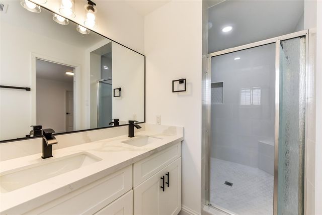 5946 Valkeith Drive, Houston, TX 77096