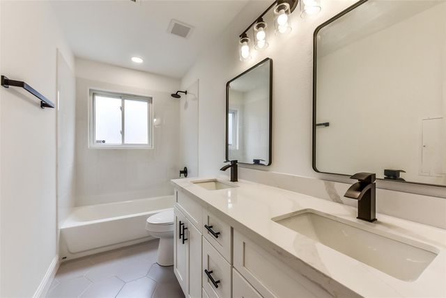 5946 Valkeith Drive, Houston, TX 77096