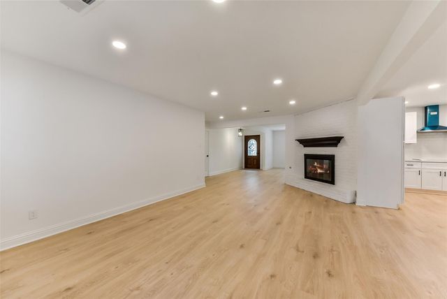 5946 Valkeith Drive, Houston, TX 77096