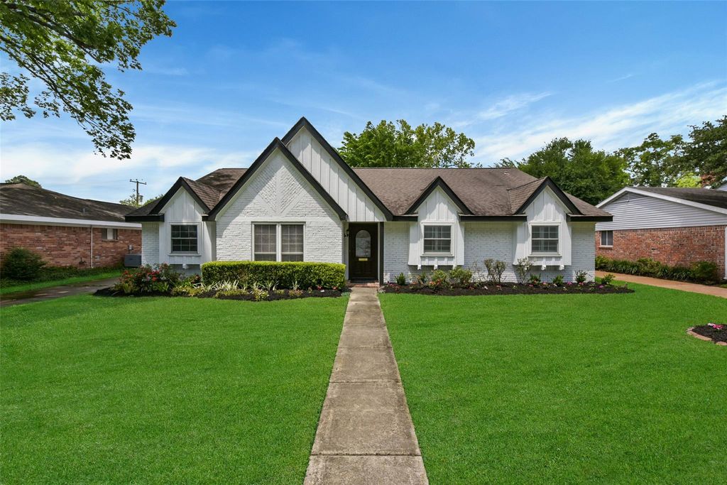 5946 Valkeith Drive, Houston, TX 77096