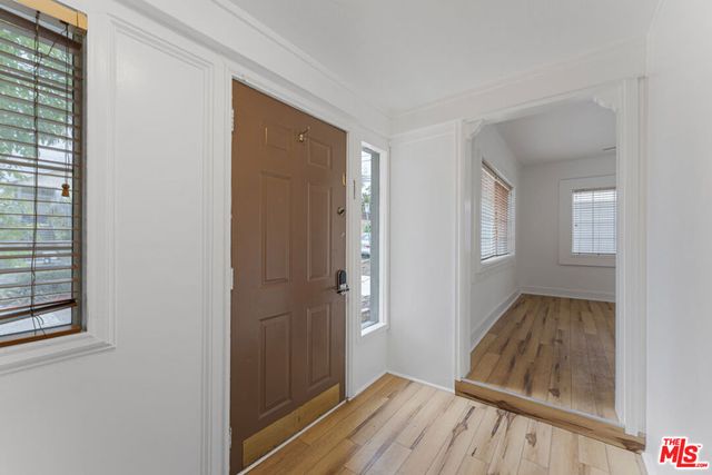 1300 Sanborn Avenue, Los Angeles, CA 90027