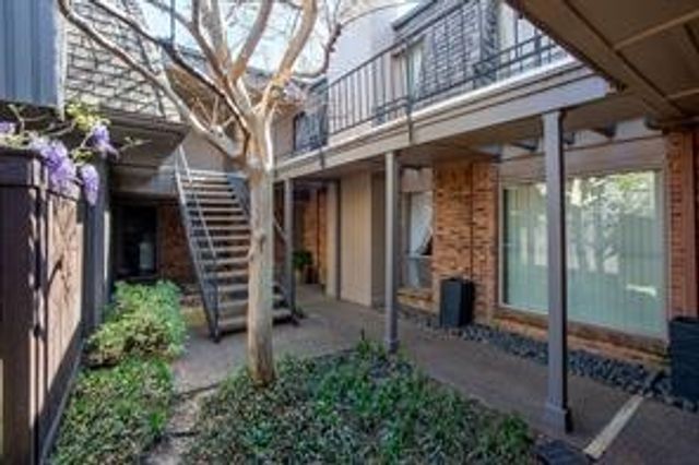 4112 Bowser Avenue 210, Dallas, TX 75219