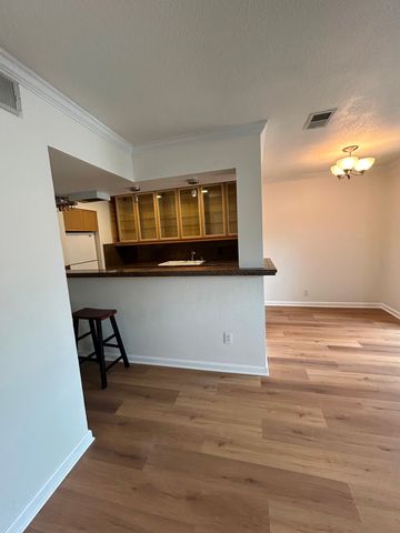 4112 Bowser Avenue 210, Dallas, TX 75219