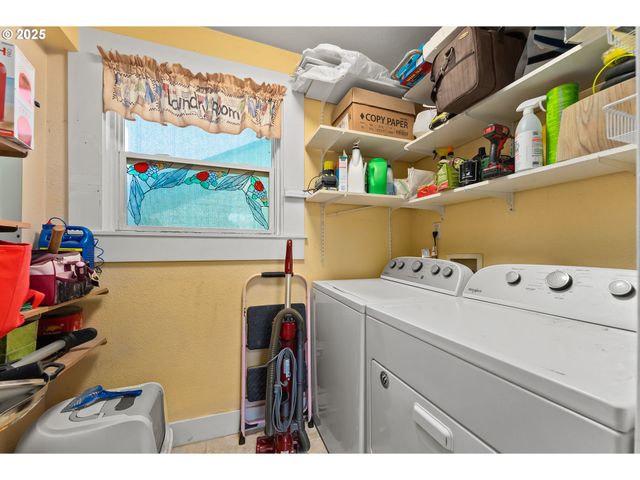 1210 Se Fullerton St, Roseburg, OR 97471