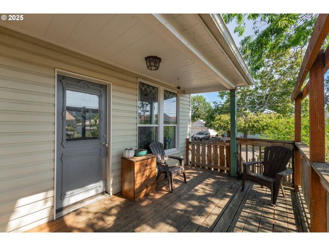 1210 Se Fullerton St, Roseburg, OR 97471