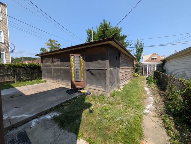 10631 S Calumet Avenue, Chicago, IL 60628