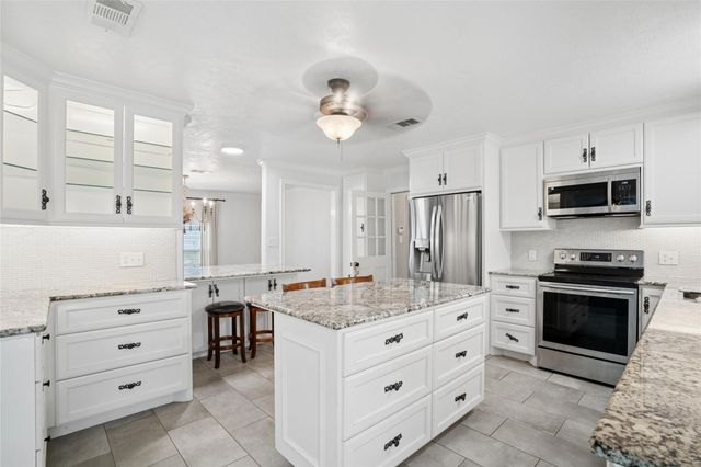 5602 Sjolander Road, Baytown, TX 77521